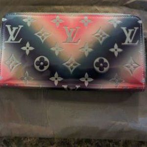 Louis Vuitton Metallic Vernis Degrade Zippy Wallet